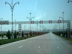 The eerie, empty highways of Ashgabat 