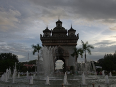 Another view of Patuxai at sunset
