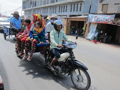 Local transport - a motorcycle gets pushed to its limit!