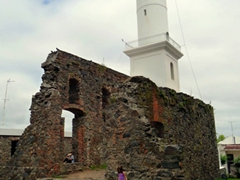 Colonia's lighthouse supposedly offers fine views of the city but it was locked when we visited