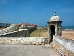 It took nearly two centuries for the 16th Century city walls (Las Murallas) of Cartagena to be built. Prior to the attack by pirate Frances Drake, the city of Cartagena was virtually unprotected