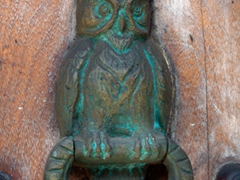 An owl door knocker