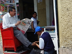 Shoe shining service is readily available in Cuenca