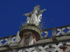 Detail of a statue on Chordeleg's Cathedral