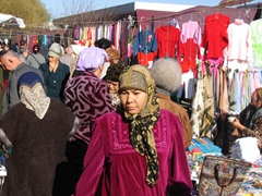 Typical attire of an Uzbek woman in Tashkent