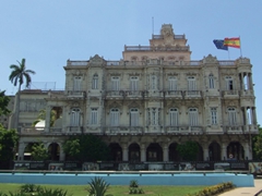 This gorgeous building at the end of the Prado caught our attention from a distance. It was undergoing renovations under the EU and Spanish flags