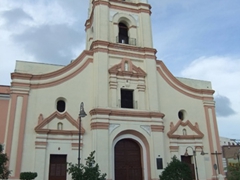 The large 18th Century brick church dominating the Plaza de los Trabajadores is called "Iglesia de Nuestra Senora de la Merced"