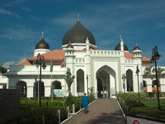 The Kapitan Keling Mosque was built in the 19th Century by Indian muslim traders in Georgetown, Penang