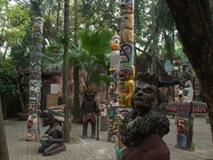 Totem pole display; Nong Nooch