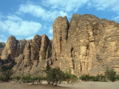 The massive canyon walls of Essendilene are a highlight of the Algerian Sahara!

