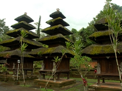 Batukaru temple is located at the foot of Mount Batukaru (its namesake)