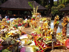 Offerings at Tirta Empul temple