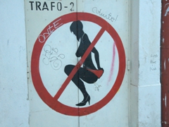 No sex discrimination in Split! Ladies are advised this is a no-piss zone