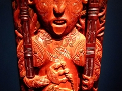 Maori carving; Te Papa Museum
