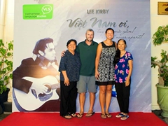 Taking our aunts to see Lee Kirby, an English singer who specializes in Vietnamese songs